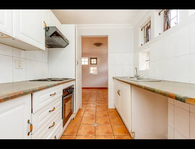 2.5 BEDROOM TOWNHOUSE TO LET IN PARKMORE